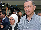 تركيا: العدالة والتنمية يكتسح الانتخابات وأردوغان يتعهد باحترام المبادئ الأساسية للجمهورية التركية
