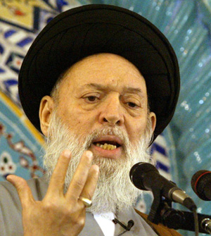آية الله فضل الله: إن الشعب يصرخ بصوت عال ولكن الأذان التي يراد لها أن تسمع الصرخات لا تزال صماء