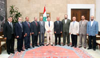 رئيس الجمهورية امام الوفد المشارك في ملتقى القدس الدولي: اجماع اللبنانيين على المطالبة بضمان حق العودة للفلسطينيين لا يعني عدم وجود من يعمل لفرض التوطين