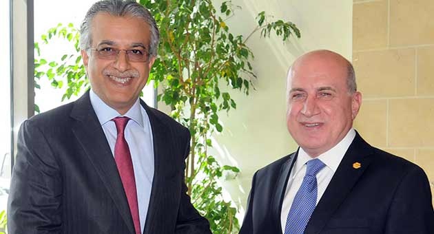 رئيس الاتحاد الاسيوي لكرة القدم في بيروت بالصور ..