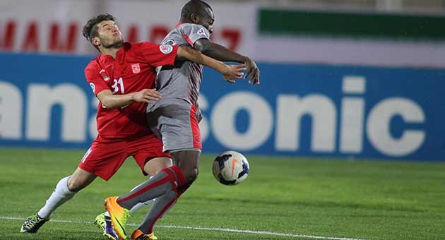 فوز لخويا على تراكتور  بالصور ...