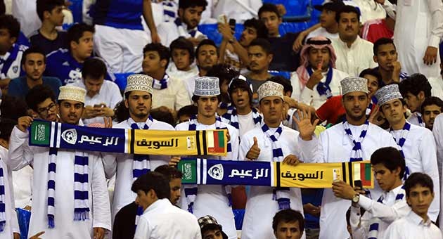 بالصور : جماهير الهلال تواكب الفريق في لقاء السد 