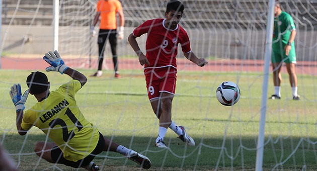 بالصور : منتخب لبنان لكرة القدم يستعد للقاء فلسطين