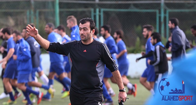 بالصور : موسى حجيج مدرباً لفريق الراسينغ بيروت 