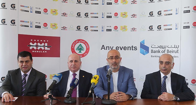 اتفاق حول رعاية بطولة كرة القدم  الشاطئية وكرة الصالات 