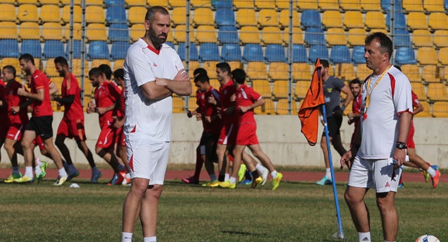 بالصور: رادولوفيتش  قاد اولى تمارين منتخب لبنان لكرة القدم