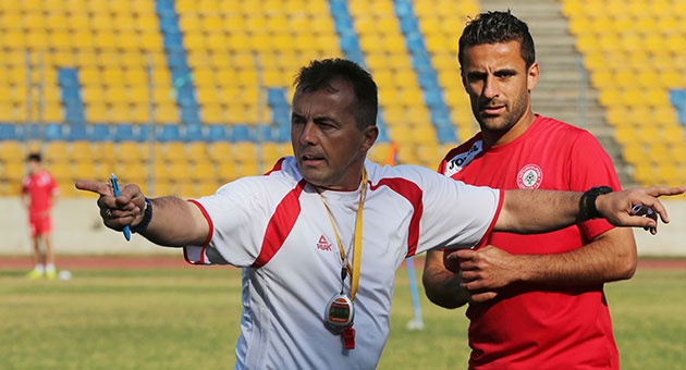 بالصور: رادولوفيتش  قاد اولى تمارين منتخب لبنان لكرة القدم