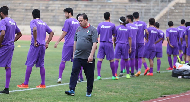 منتخب لبنان لكرة القدم في مواجهة حاسمة امام نظيره الكويتي 