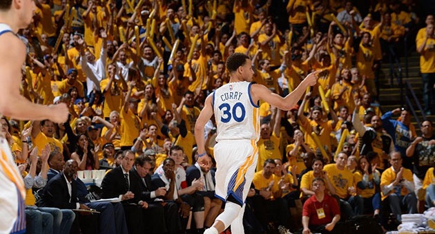 NBA : غولدن ستايت يدرك التعادل مع كليفلاند
