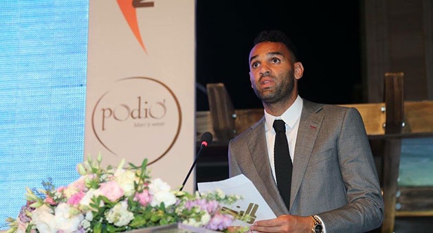 العهد يحصد جوائز مهرجان كرة المنار الـ19