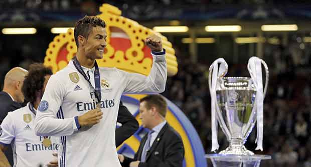 الصحف الاسبانية تتوج #ريال_مدريد "ملكا للعصر للحديث"