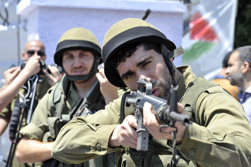 حملة في غزة تحاكي الحواجز الاسرائيلية في الضفة والقدس