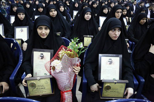 مهرجان (نباتًا حسنًا) لتخريج أبناء الشهداء