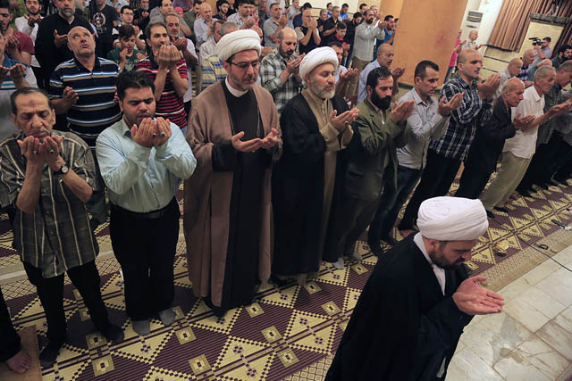 المفتي أحمد قبلان يؤم صلاة العيد في مسجد الإمام الحسين