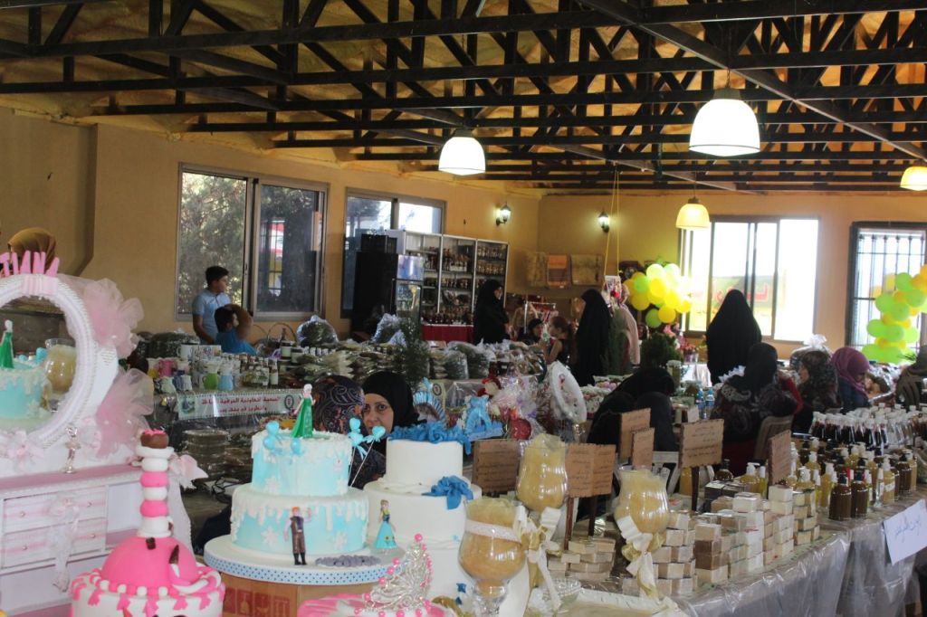 معرض خيرات أرضي 4 في مارون الراس