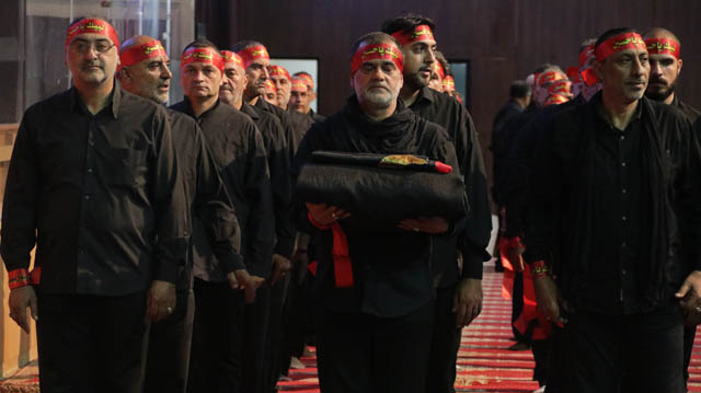 رفع الراية الحسينية في مجمع سيد الشهداء (ع)