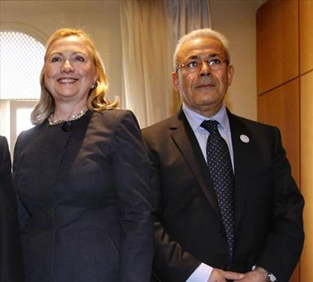 الشعب يريد إسقاط "أعداء سوريا"!