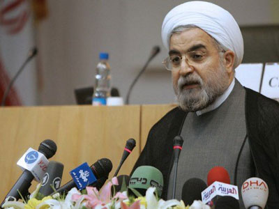 كاتب اسرائيلي: انتخاب &rsquo;روحاني&rsquo; ..فخ العسل حتى الوصول الى القنبلة