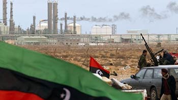 النفط الليبي ..تجاذب بين الاقاليم والمركز ليبيا... بين صراعات الأقاليم والمركز