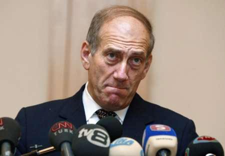 &rsquo;هآرتس&rsquo; تشن هجوماً عنيفاً على أولمرت