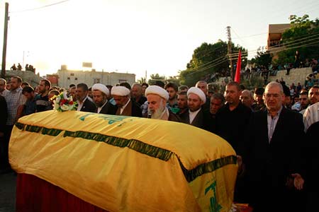 الشيخ عبد الكريم عبيد يأم الصلاة على الجثمان الطاهر تشييع الشهداء فخر الدين وداغر والجوني وبدران