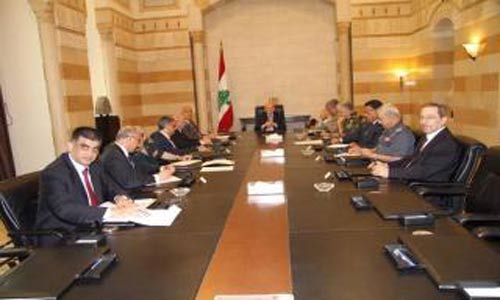 اجتماع امني في السرايا الحكومي برئاسة رئيس الحكومة تمام سلام الجيش اللبناني يلقي القبض على سعودي ويصادر سيارة في الطريق الجديدة