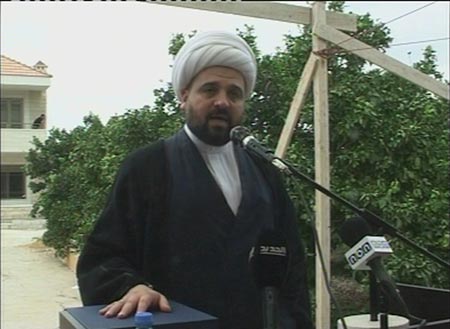 الشيخ قبلان متحدثاً تكريم المفتي الجعفري الممتاز في انصار