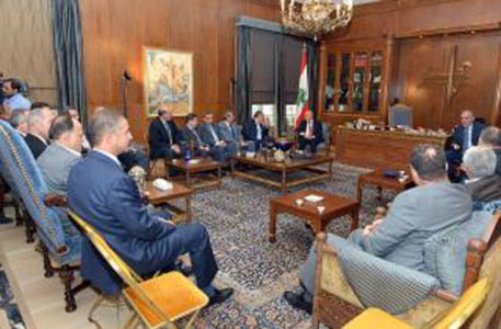 لقاء الاربعاء النيابي الرئيس بري يجدد رفضه التمديد للمجلس النيابي