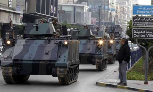 الجيشس اللبناني يوقف 50 مشتبها في الشمال قهوجي يتفقد وحدات الجيش في طرابلس على وقع استكمال المداهمات وتوقيف العشرات