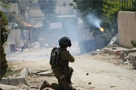 فقط تهمة &rsquo;القتل غير المتعمد&rsquo; لشرطي صهيوني قتل فتى فلسطيني