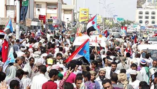 تظاهرة بعدن تطالب بانفصال الجنوب ’أنصارالله’ في اليمن ينتزعون آخر معاقل ’القاعدة’ وسط البلاد