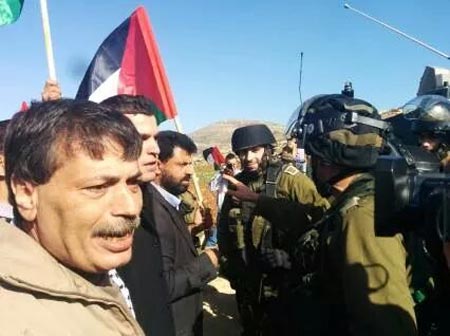 هذا ما كتبه رئيس هيئة مقاومة الجدار والاستيطان قبل يوم من شهادته .. هل كان يعلم؟