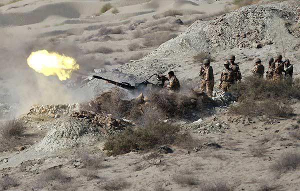 مناورات ايرانية غير مسبوقة: استخدام طائرات بلا طيار من طراز &rsquo;رعد&rsquo; و&rsquo;عربة زرع الالغام&rsquo; للمرة الاولى