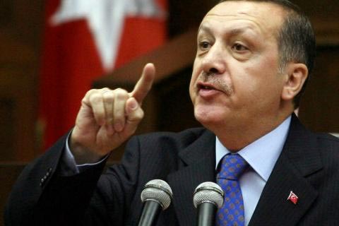 الرئيس التركي رجب طيب اردوغان اردوغان يدافع عن قراره فرض تعليم ’العثمانية’ في المدارس