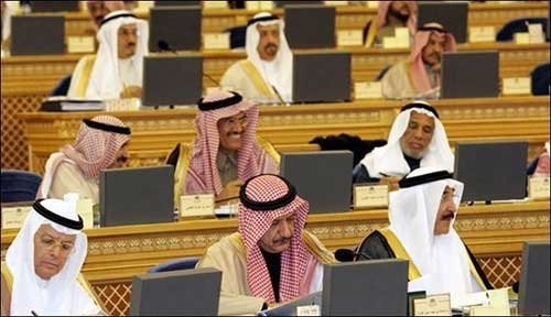 اقتراح سعودي يضيّق الخناق على مواطني المملكة 