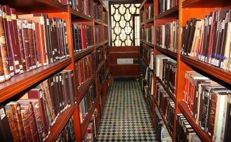 &rsquo;داعش&rsquo; يحرق مخطوطات تاريخية في مكتبات ومساجد ومتاحف الموصل