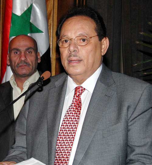 الرئيس السابق لجنوب اليمن علي ناصر محمد ’مأرب برس’: مجلس رئاسي من خمسة أعضاء برئاسة علي ناصر محمد لخلافة منصور هادي