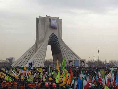 مسيرات مليونية في حميع إنحاء إيران إحياء للذكرى الـ36 لانتصار الثورة الإسلامية 
