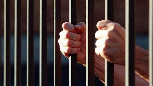 سكين في سجن رومية قذائف في بيت الكتائب وسلب مسلح في الصياد
