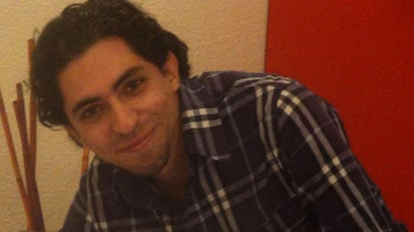 المدون السعودي رائف بدوي يروي كيف نجا من 50 جلدة 