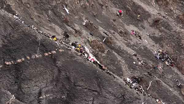 الادعاء العام في فرنسا يفتح تحقيقاً في حادثة الطائرة الالمانية المنكوبة