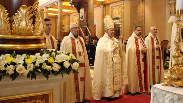 قداس بعيد الفصح مسيحيو الجنوب وبيروت وسائر المناطق احتفلوا بعيد الفصح بقداديس دعت للاسراع بانتخاب رئيس