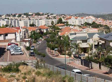 فصل في النقل العام بين المستوطنين والفلسطينيين في الضفة الغربية