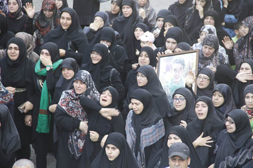 حشد نسائي يشارك في التشييع حزب الله وجمهور المقاومة يشيعون الشهيد المجاهد عباس محمد حايك