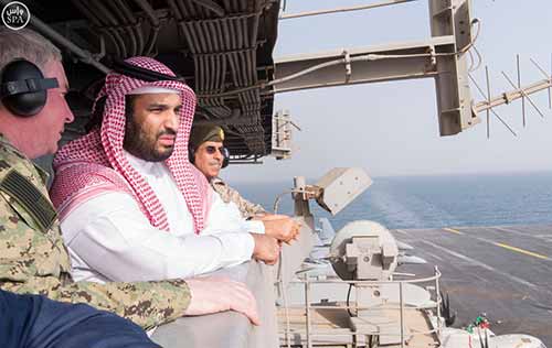 محمد بن سلمان يزور حاملة الطائرات الأميركية في الخليج العربي 