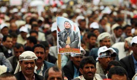 اليمنيون مستمرون في تظاهرهم السلمي رغم القمع


