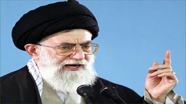 الإمام الخامنئي: علينا أن نتمتع بجهوزية عسكرية عالية أمام تهديدنا بالتدخل العسكري