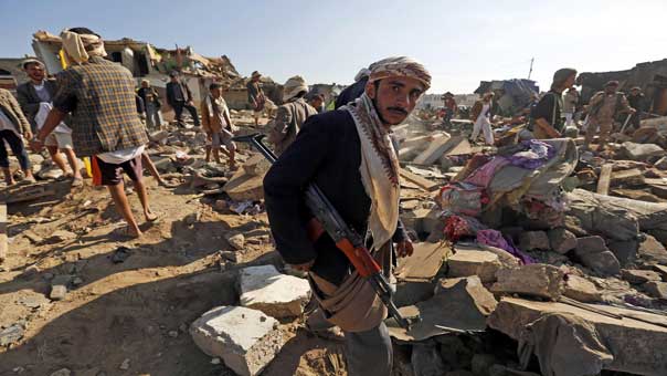 مسؤول ملف المفاوضات بحركة&rsquo;أنصار الله&rsquo; يبلغ المبعوث الأممي إلى اليمن بانتهاكات العدوان السعودي للهدنة المعلنة