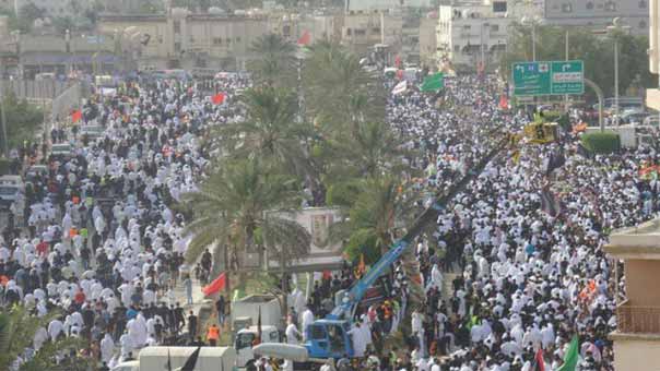 السعودية: تشييع حاشد لشهداء التفجير الارهابي في القديح