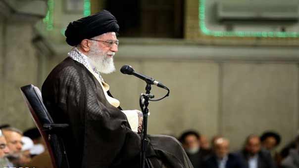 الامام الخامنئي: ينبغي رفع كل العقوبات الاقتصادية والمالية تزامناً مع ابرام الاتفاق النووي
